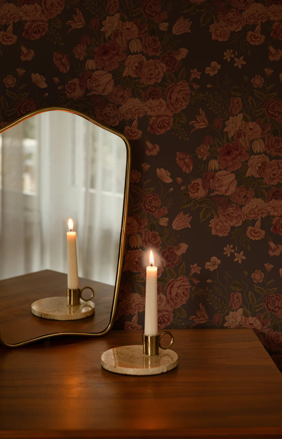 LemonPapier_Wallcovering_Lifestyle_LemonxNicoleLevenberg_Loom_Manor-WPLN0095_900x_a55e5e4e-3ba4-46ba-af26-5b8933045bcc.webp