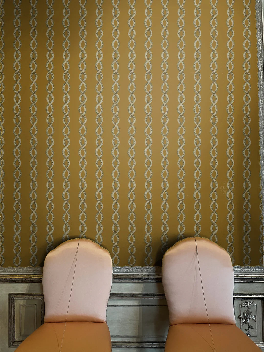 Papier: Baroque Maximal Wallpaper in Gold Flake
