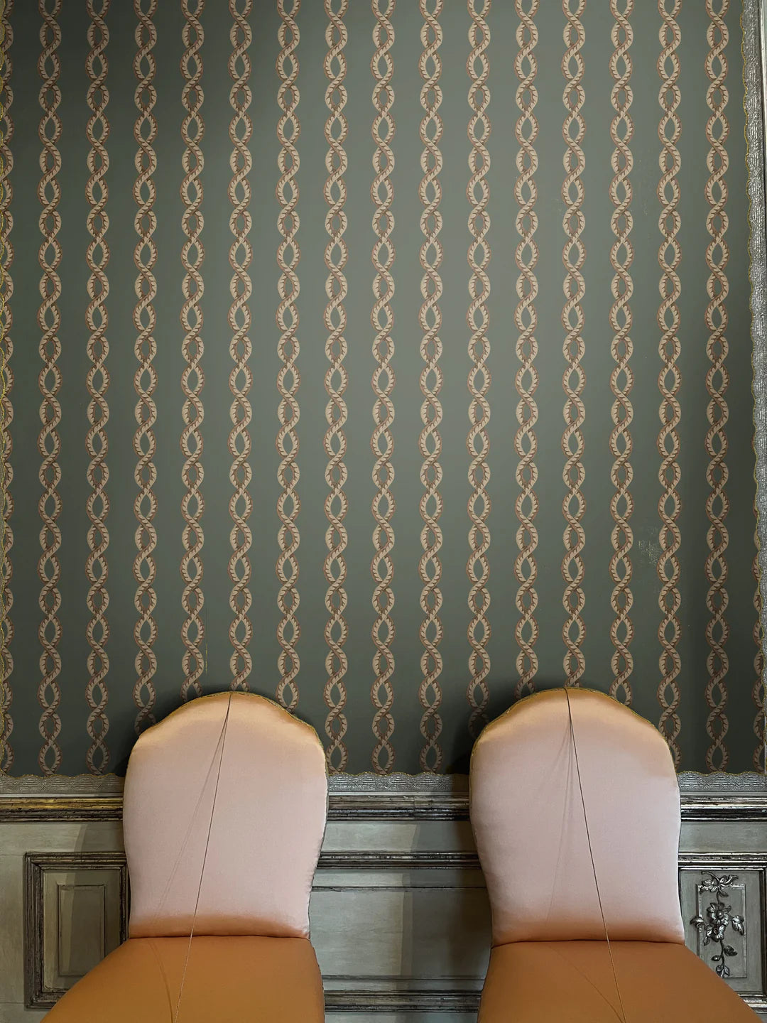 Papier: Baroque Maximal Wallpaper in Stone