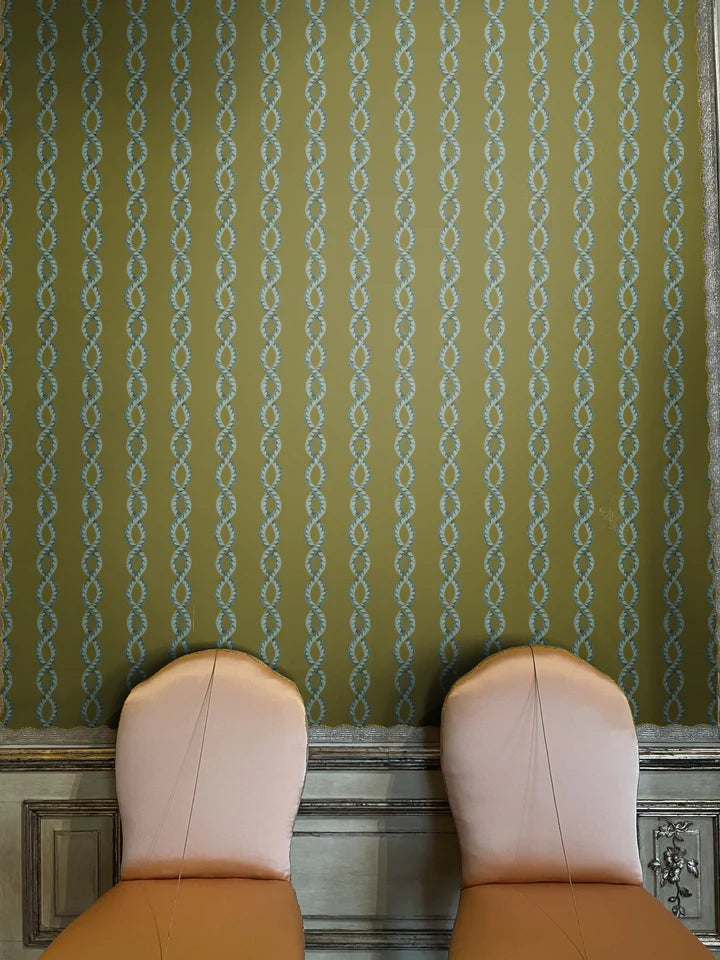 Papier: Baroque Maximal Wallpaper in Terrarium