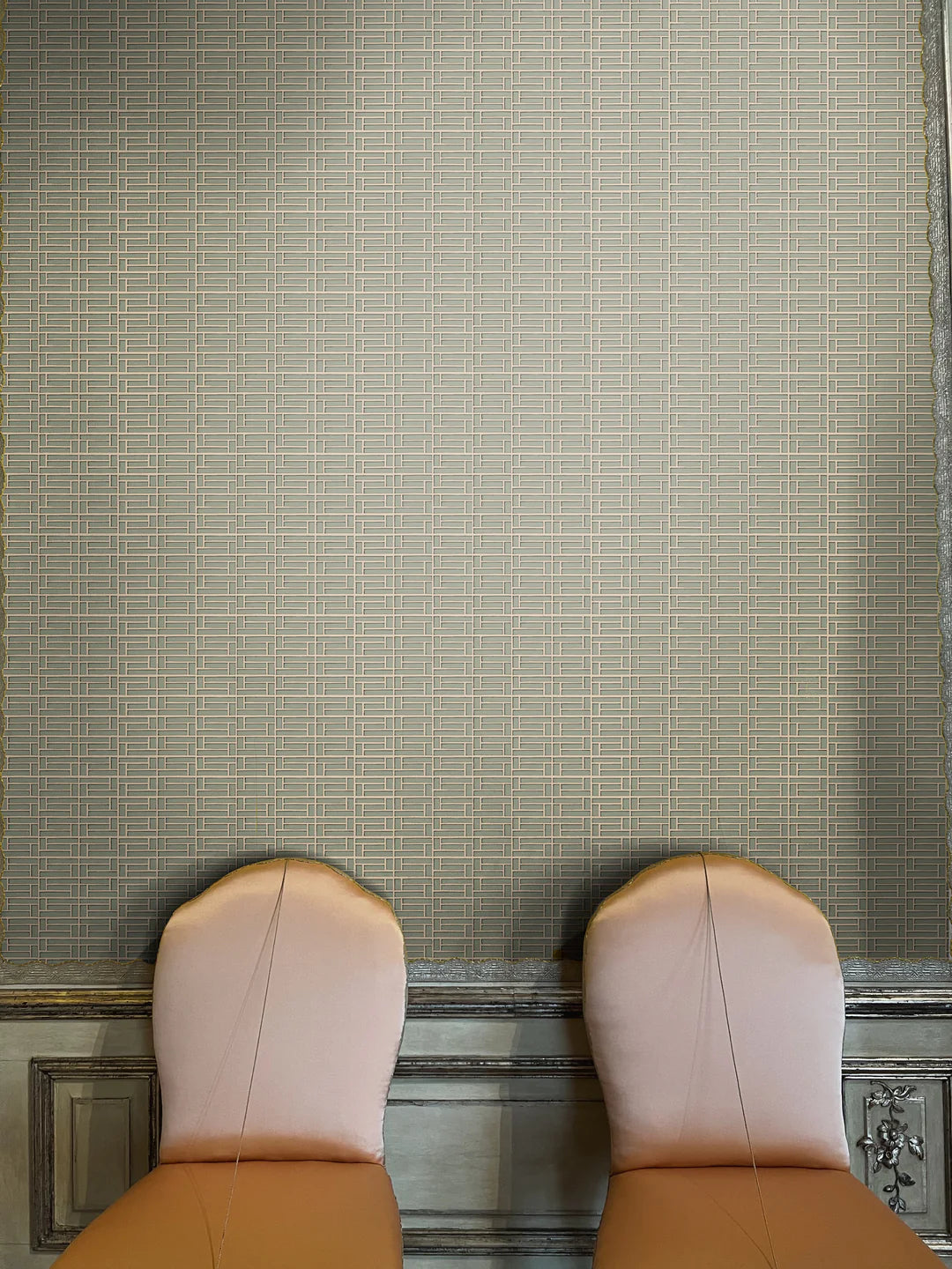 Papier: Lattice Minimal Wallpaper in Weathered