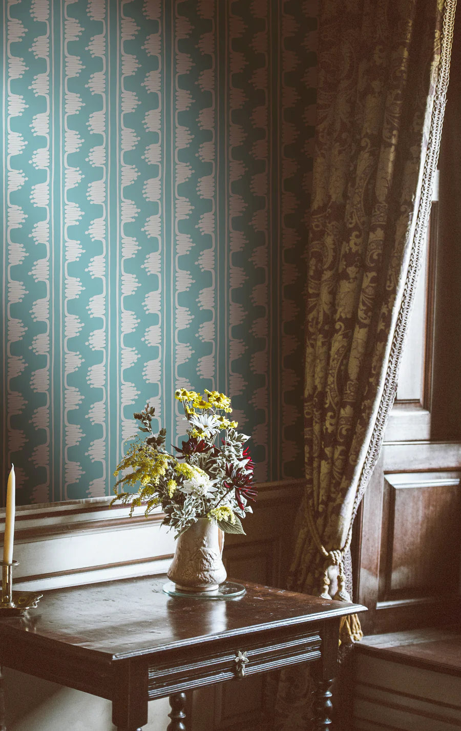 Papier:  Ritz Minimal Wallpaper in Summer Song