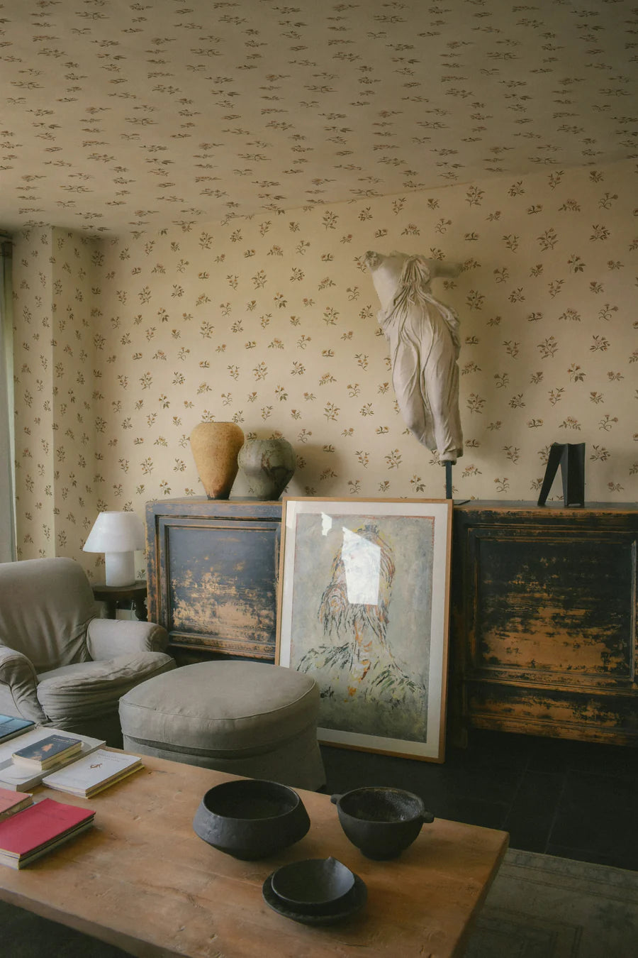 small-print-vintage-floral-wallpaper_c8161f54-0e4d-4edc-ba76-cab5de60ffd4.webp