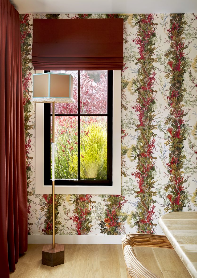 Seaweed Column Superwide – Walnut Wallpaper